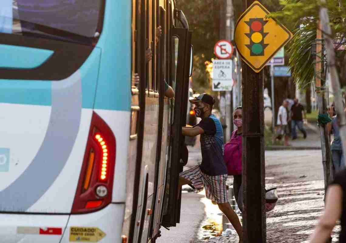Tarifa de ônibus em Fortaleza terá reajuste a partir de janeiro de 2026